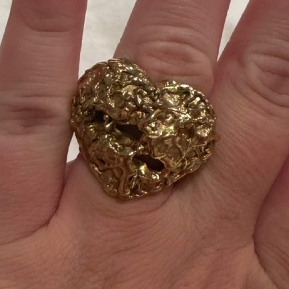 Yves Saint Laurent Gold Heart Ring (small defect)